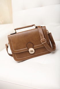 女包风尚 从斜挎包到梦之旅女包，箱包皮具如何成为穿搭亮点？